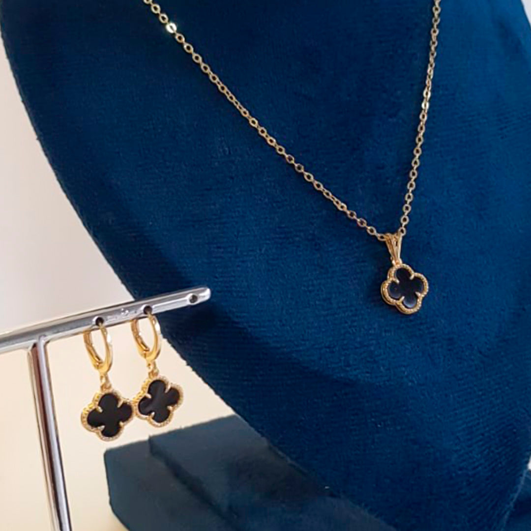 CONJUNTO TREVO PRETO BANHADO OURO 18K