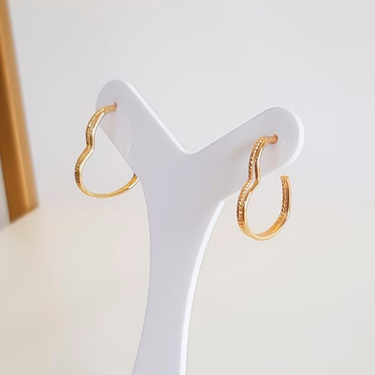 BRINCO CORAÇÃO BANHADO OURO 18K